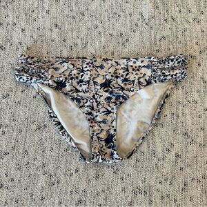 Patterned Athleta Biki Bottoms